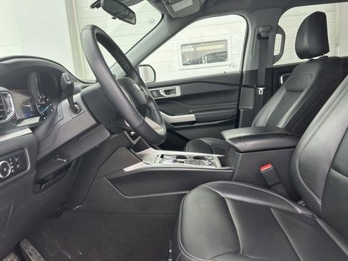 Certified 2024 Ford Explorer XLT w/ Equipment Group 202A image 8