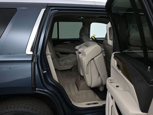 Used 2019 Cadillac Escalade Premium Luxury AWD/4WD image 48