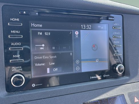 Used 2019 Toyota Sienna XLE w/ XLE Navigation Package AWD/4WD image 21