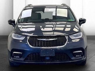Used 2021 Chrysler Pacifica Touring-L w/ Uconnect Theater Family Group video 2