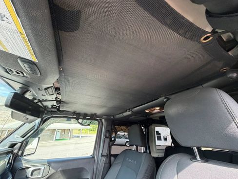 Used 2019 Jeep Wrangler Unlimited Sahara AWD/4WD image 29