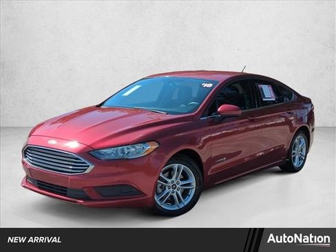Used 2018 Ford Fusion SE FWD image 1