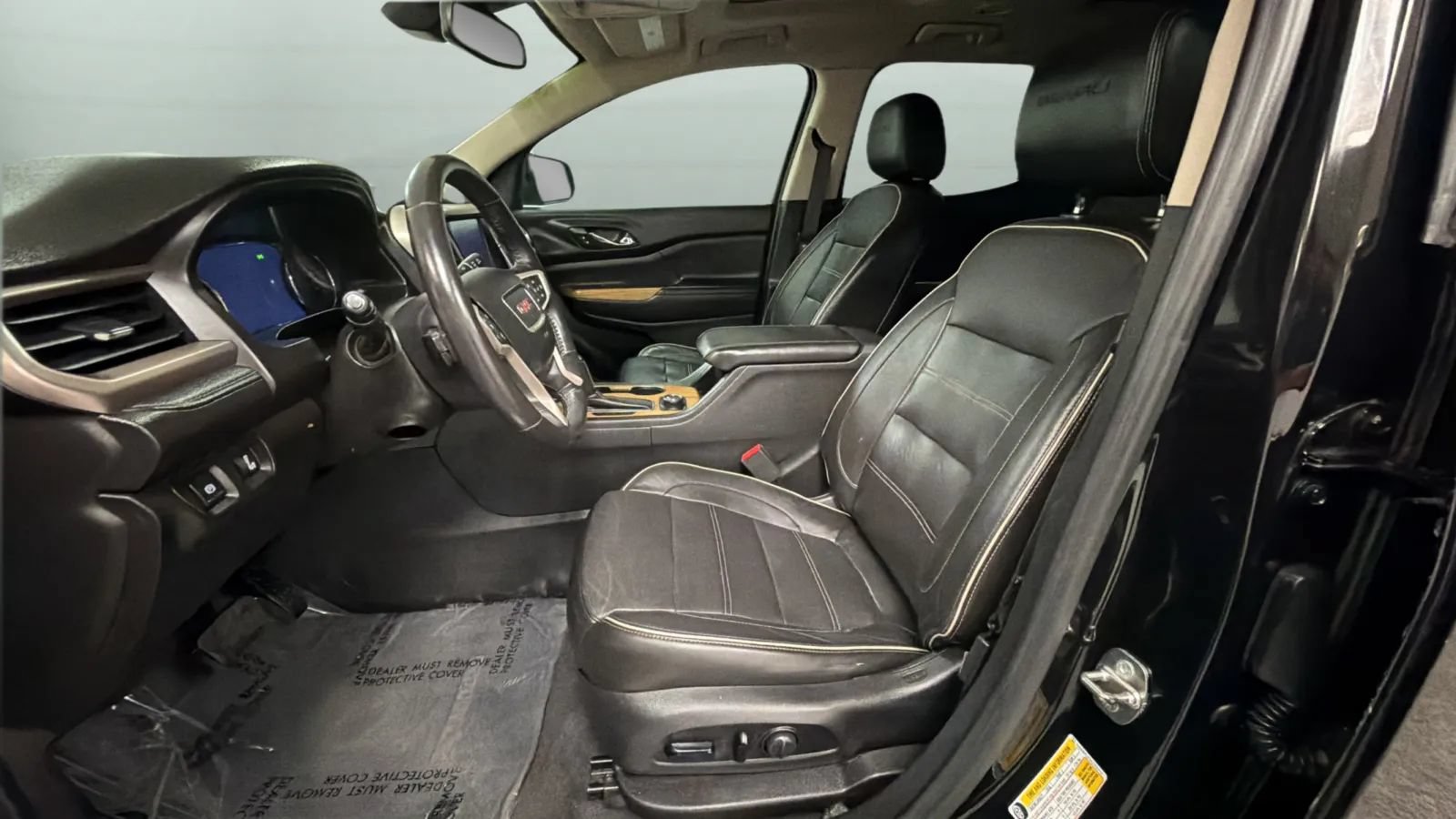 Used 2017 GMC Acadia Denali w/ Technology Package FWD image 18