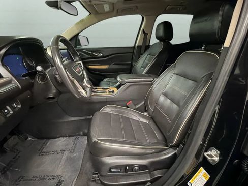 Used 2017 GMC Acadia Denali w/ Technology Package FWD image 18