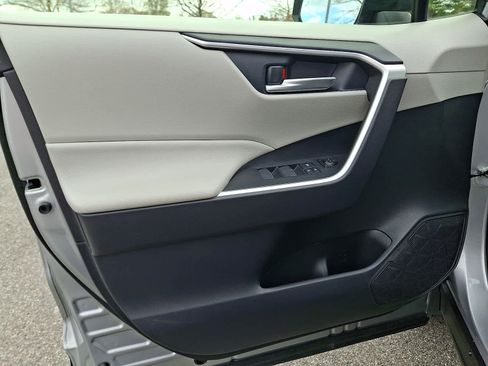 Certified 2025 Toyota RAV4 XLE w/ Convenience Package AWD/4WD image 14
