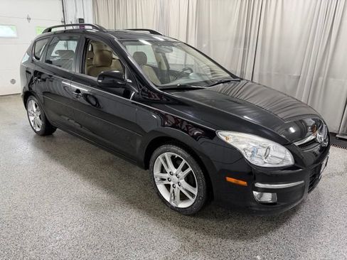 Used 2010 Hyundai Elantra SE FWD image 3
