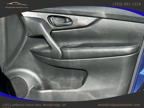 Used 2019 Nissan Rogue S image 25