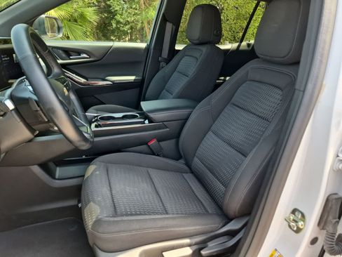 Used 2025 Chevrolet Equinox LT FWD image 19