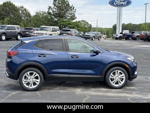 Used 2023 Buick Encore GX Preferred w/ Cold Weather Comfort Package FWD image 8