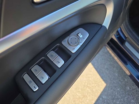 New 2026 Genesis G70 2.5T image 16