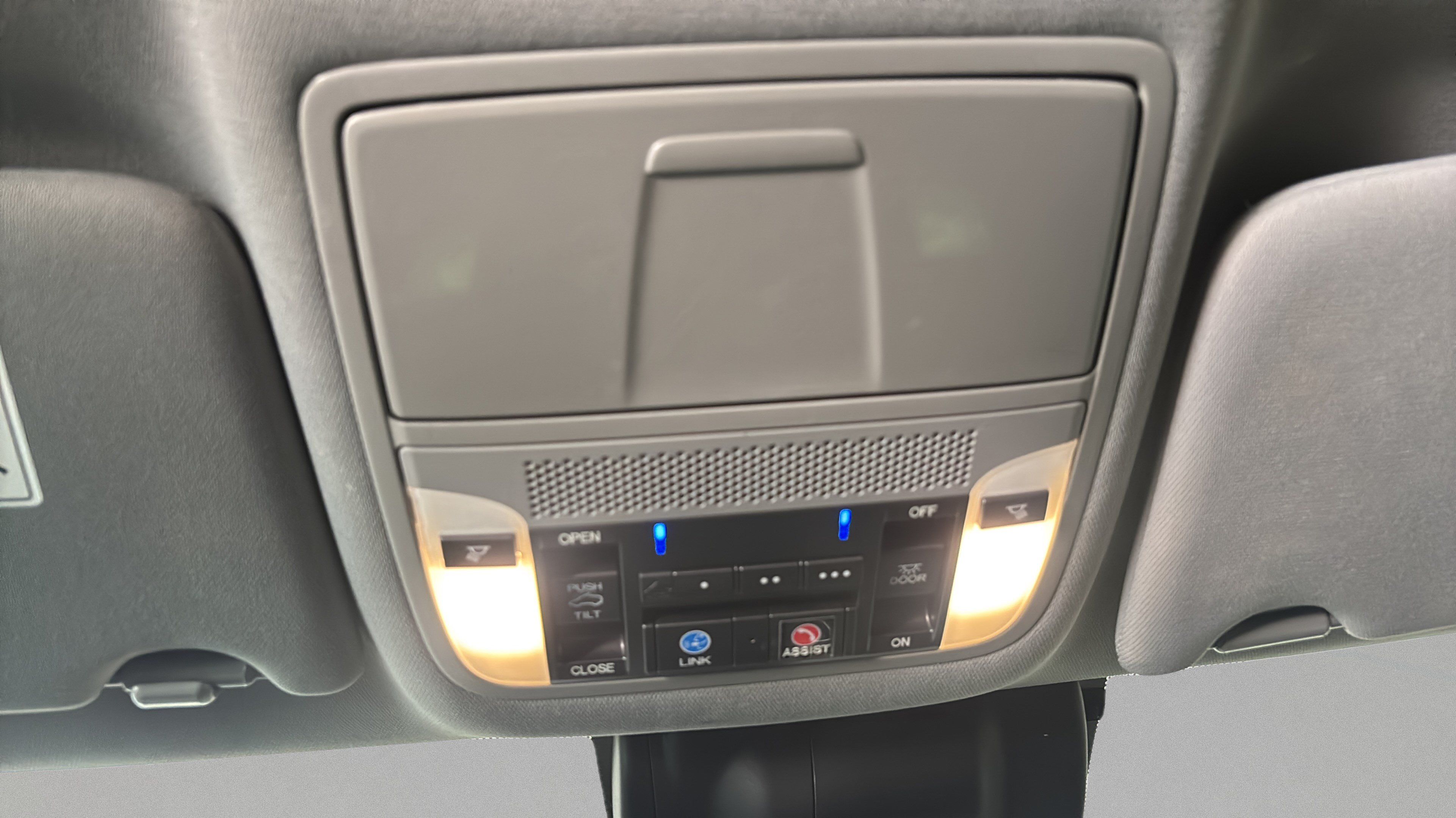 Used 2018 Acura MDX w/ Technology Package FWD image 33