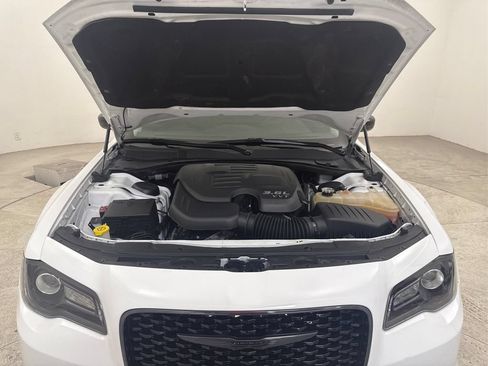 Used 2023 Chrysler 300 Touring w/ Sport Appearance Package RWD image 15