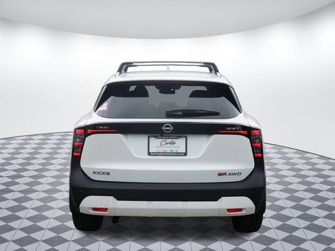 New 2025 Nissan Kicks SR image 6