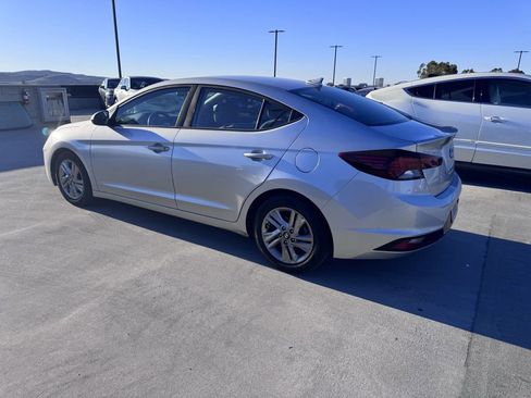 Used 2019 Hyundai Elantra SEL image 3
