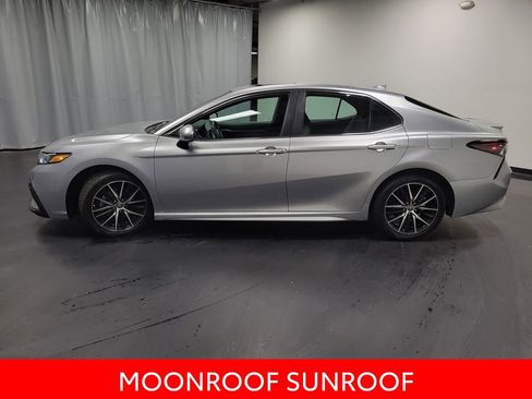 Used 2023 Toyota Camry SE w/ Convenience Package FWD image 5