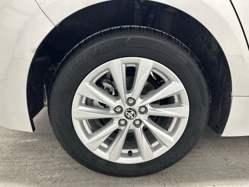 Used 2025 Toyota Corolla LE image 63