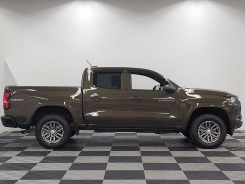 Used 2024 Chevrolet Colorado LT w/ LT Convenience Package AWD/4WD image 8