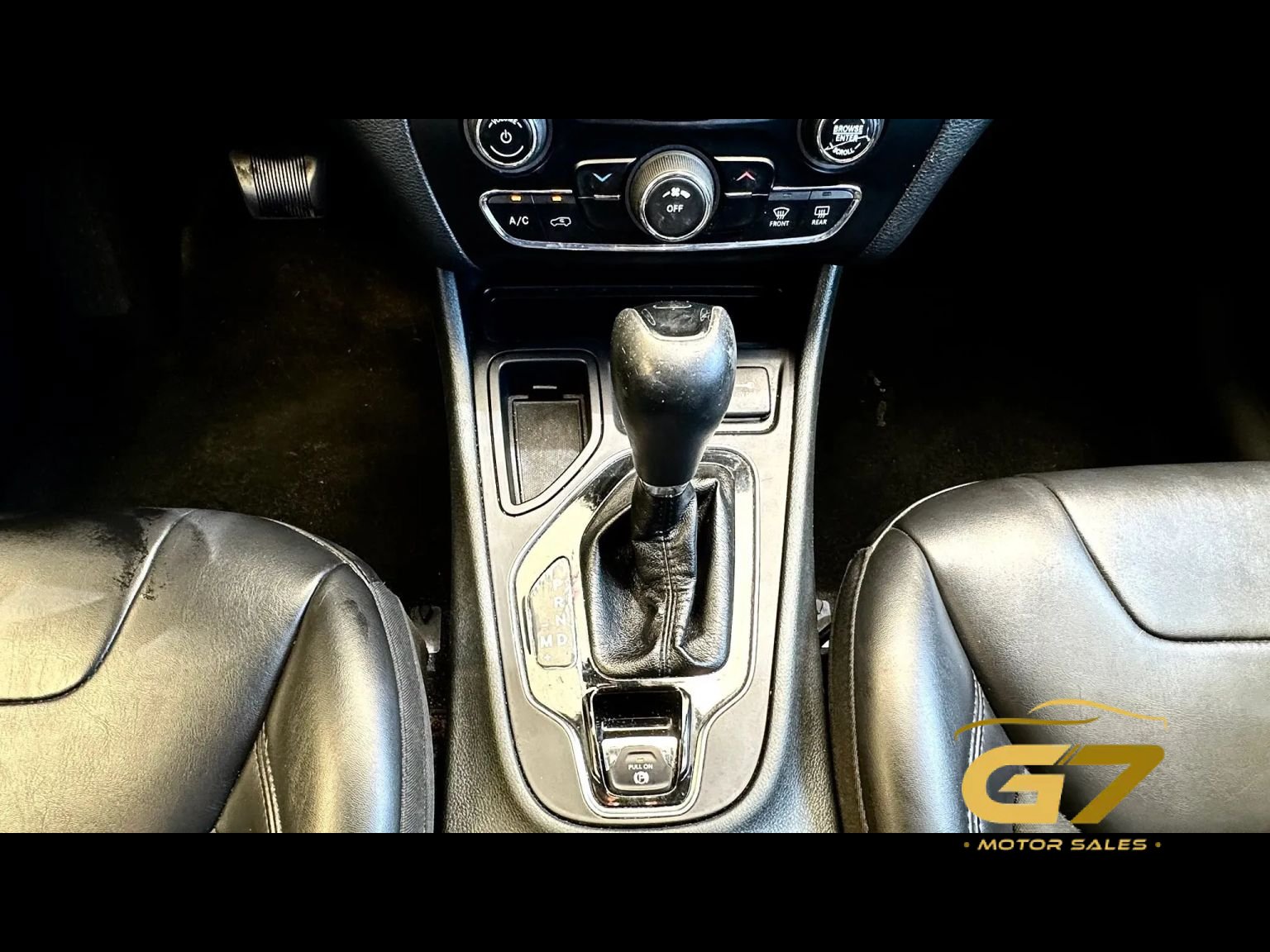 Used 2019 Jeep Cherokee Latitude Plus FWD image 12