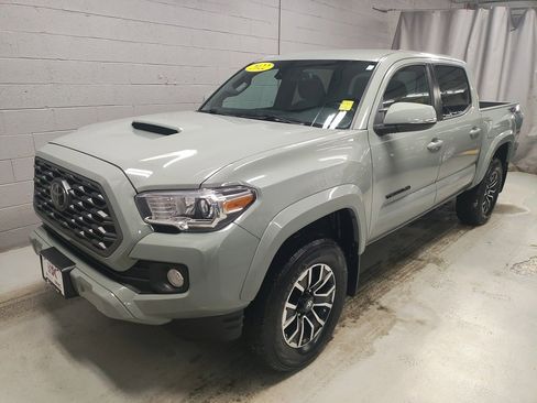 Used 2022 Toyota Tacoma TRD Sport image 15