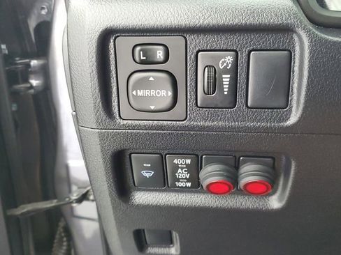 Used 2018 Toyota 4Runner TRD Off-Road Premium image 31