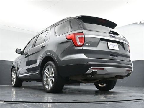 Used 2016 Ford Explorer XLT w/ Equipment Group 202A image 34