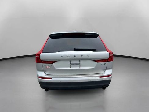 Used 2019 Volvo XC60 T5 Momentum w/ Multimedia Package AWD/4WD image 11