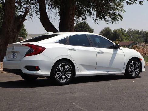 Used 2016 Honda Civic EX-T image 5