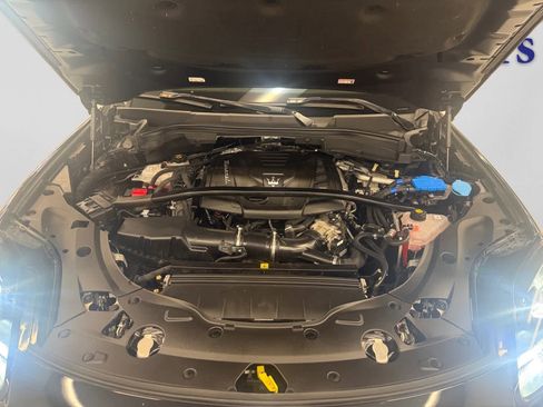 Used 2023 Maserati Grecale GT image 5