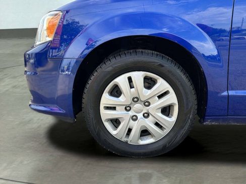 Used 2019 Dodge Grand Caravan SE FWD image 37