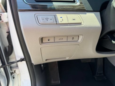 Used 2016 Hyundai Sonata Limited w/ Option Group 05 FWD image 16