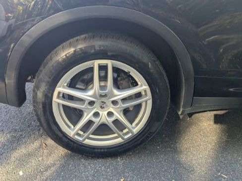 Used 2014 Porsche Cayenne Platinum Edition image 12