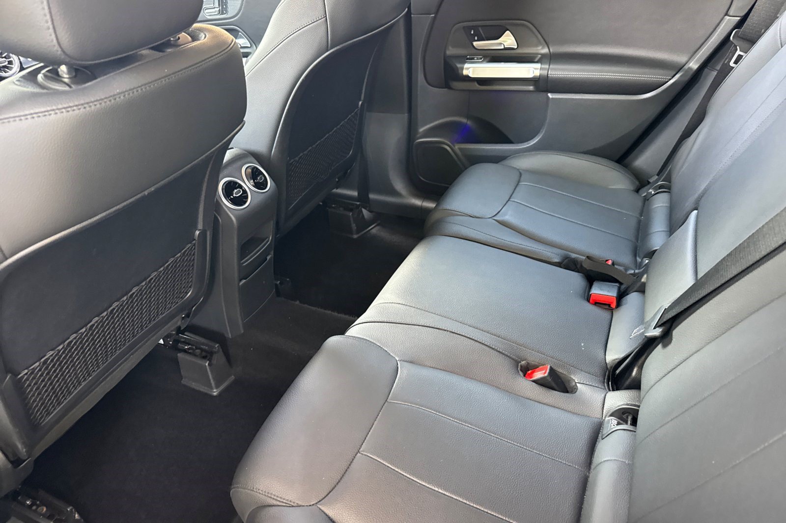 Used 2023 Mercedes-Benz GLB 250 image 25