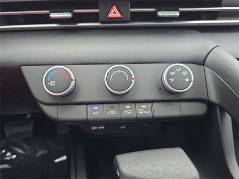 New 2026 Hyundai Elantra SE image 18