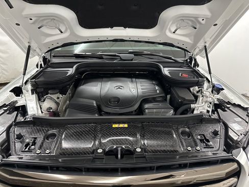 Used 2025 Mercedes-Benz GLS 450 4MATIC image 32