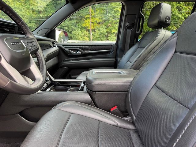 Used 2022 GMC Yukon Denali AWD/4WD image 16