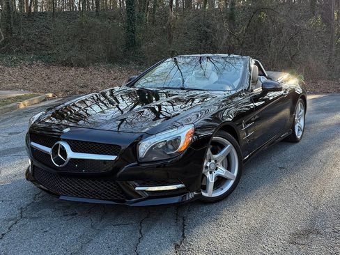 Used 2014 Mercedes-Benz SL 550 w/ Driver Assistance Package image 1