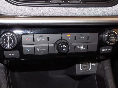 Used 2022 Jeep Compass Latitude image 30