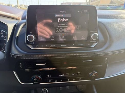 Used 2022 Nissan Rogue SV image 20