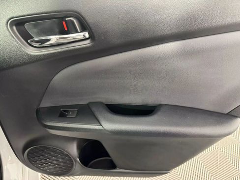 Used 2022 Toyota Prius LE FWD image 37