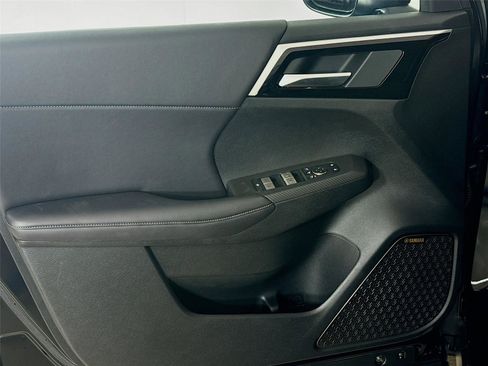 New 2026 Mitsubishi Outlander SE image 17