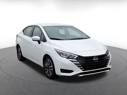 Used 2025 Nissan Versa SV FWD image 3