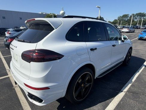 Used 2018 Porsche Cayenne Turbo AWD/4WD image 3