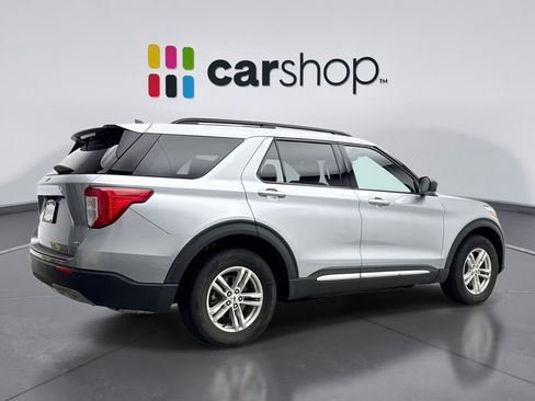 Used 2022 Ford Explorer XLT w/ Equipment Group 202A AWD/4WD image 5