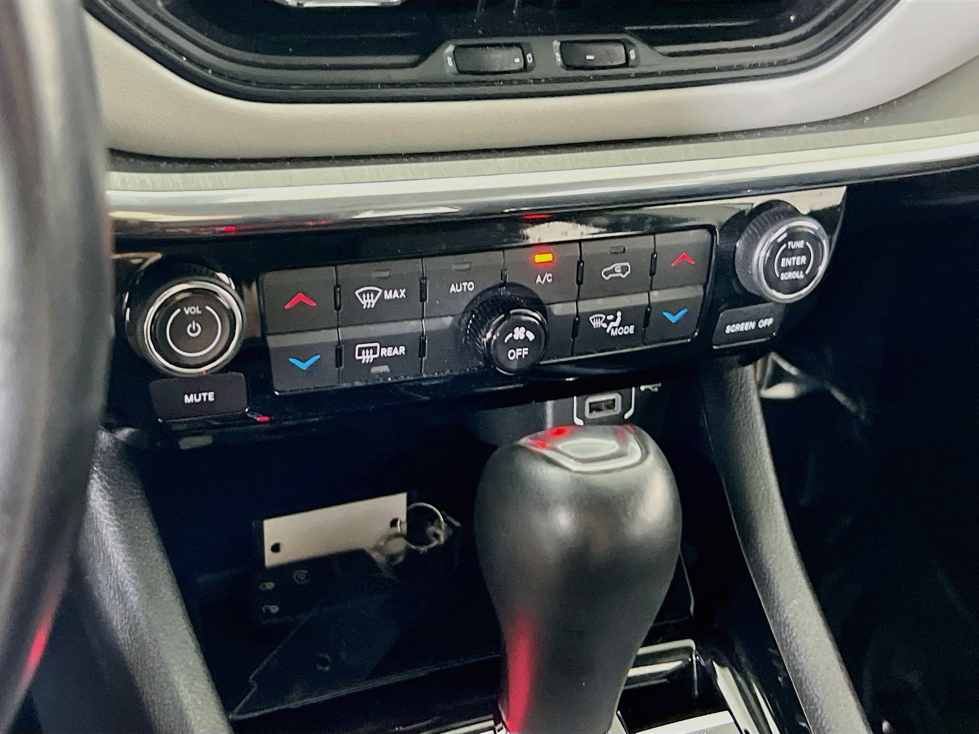 Used 2022 Jeep Compass Limited AWD/4WD image 15