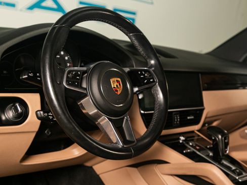 Used 2019 Porsche Cayenne AWD/4WD image 2