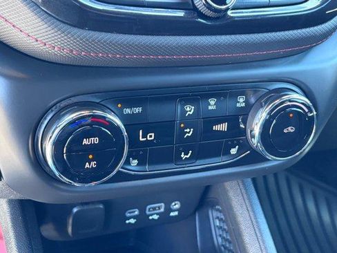 Used 2023 Chevrolet TrailBlazer RS w/ Convenience Package FWD image 27