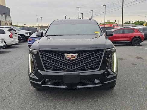 Used 2025 Cadillac Escalade Sport Platinum AWD/4WD image 17