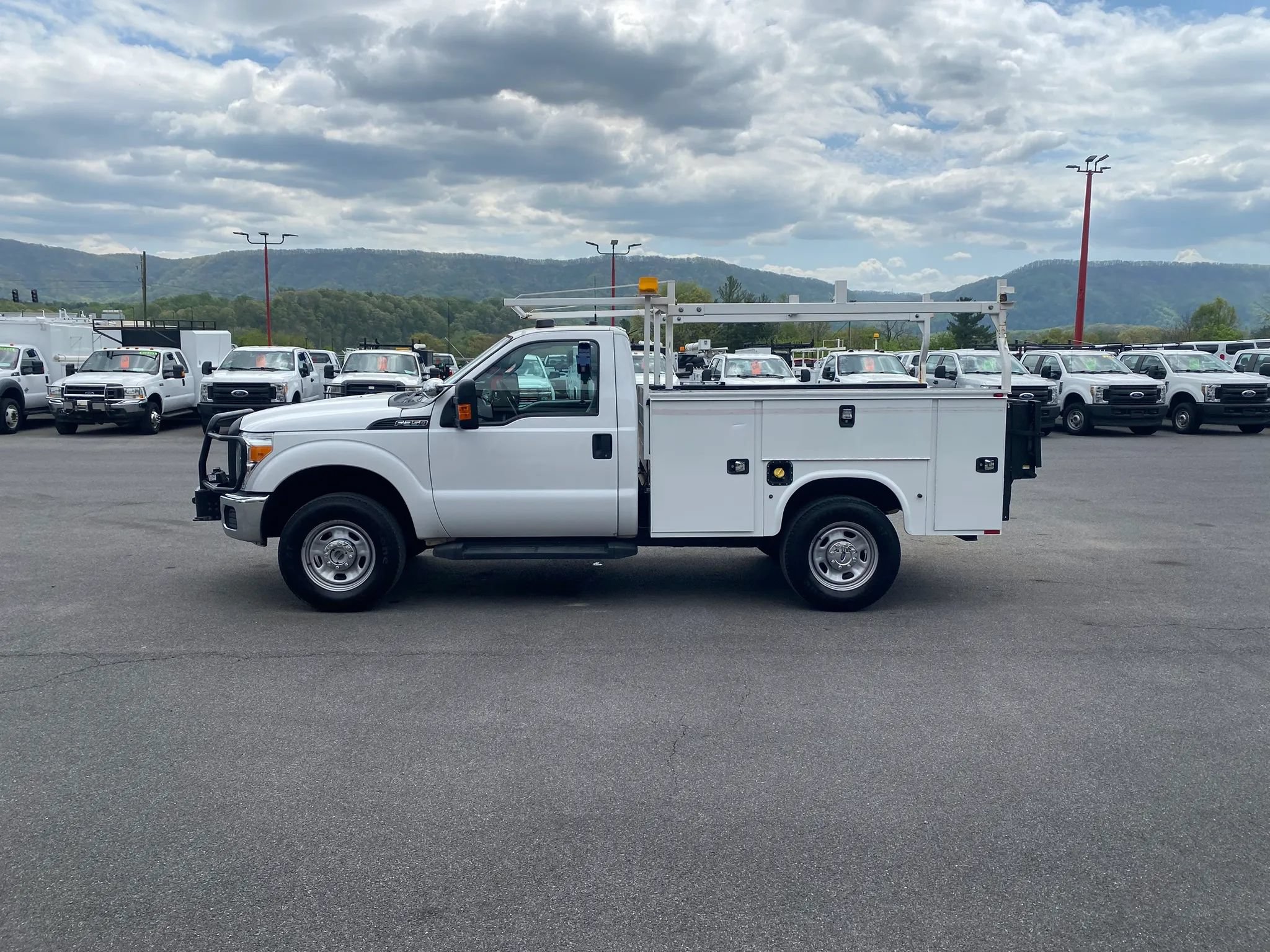 Used 2015 Ford F350 XL AWD/4WD image 5
