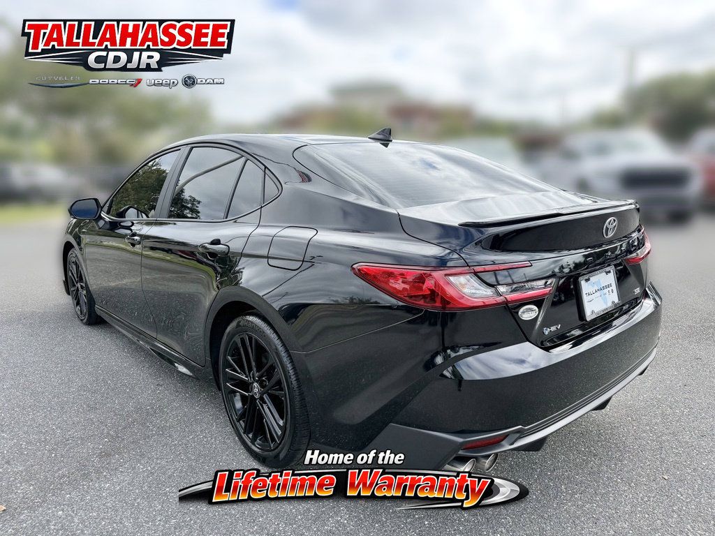 Used 2025 Toyota Camry SE w/ Convenience Package FWD image 8