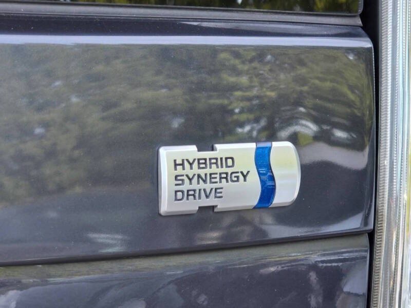 Used 2014 Toyota Prius Four FWD image 22